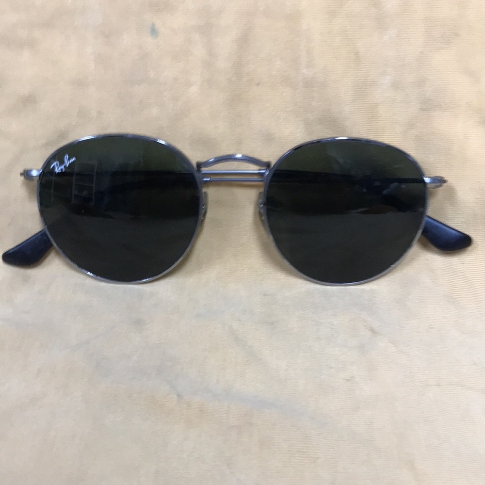 Ray Ban round sunglasses plus 3 other funky sunglasses.